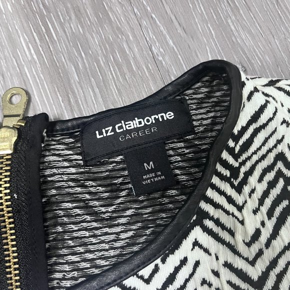 Liz Cliaborne Career Zebra Like Pattern Short Sleeve Top Size M - Picture 7 of 8